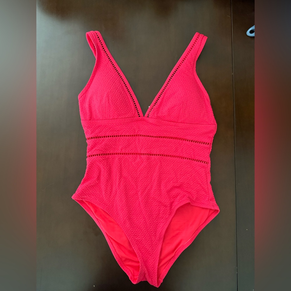 Time and Tru Women's One Piece Swimsuit - Redish Pink